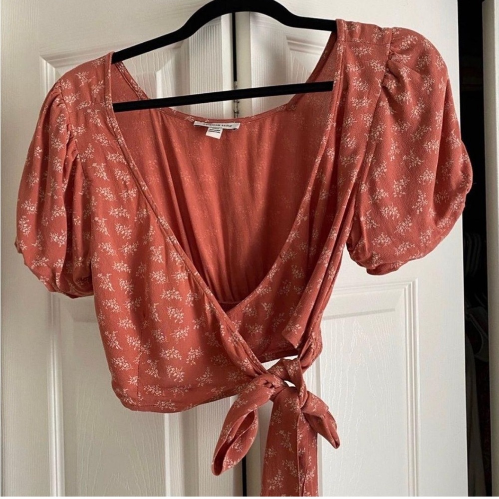 American eagle floral crop top - small